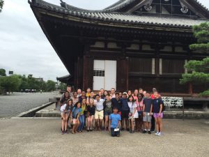Morgan Pitelka with students in Japan in 2015.