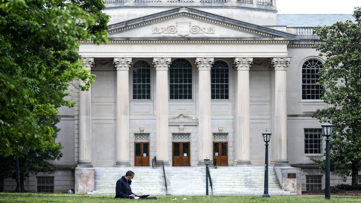 Scenes of a sparsely populated campus at the University of North Carolina at Chapel Hill on April 25, 2020. The University began remote instruction for more than 95 percent of classes to help stop the spread of COVID-19. (Jon Gardiner/UNC-Chapel Hill)